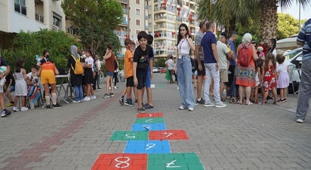 Bostanlı’da Yaşam Sokağa Taştı