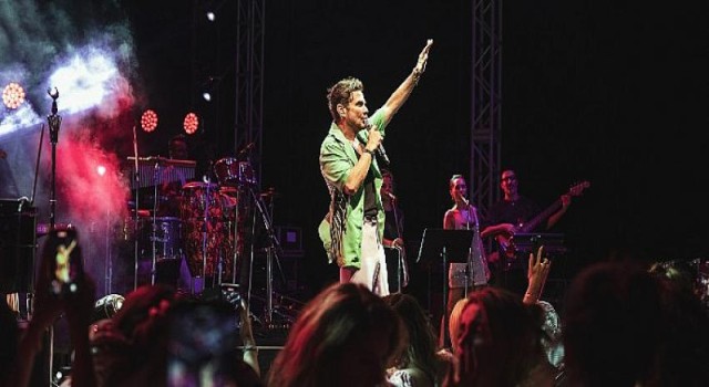 Caresse Bodrum’da Kenan Doğulu’dan unutulmaz bir konser daha