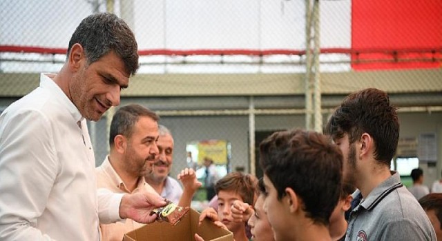 Kartepeli Miniklerin Dondurmaları Başkan Amcalarından