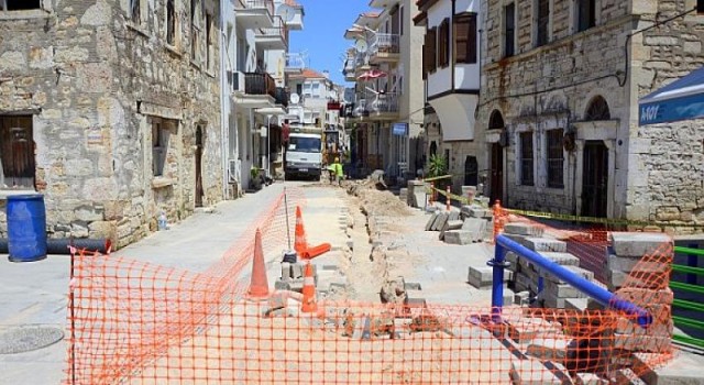 Foça Bağarası’nın kanalizasyon sorunu çözülüyor