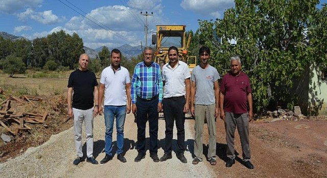 Antalya Büyükşehir Döşemealtı İlçesi’nde yolları yeniliyor