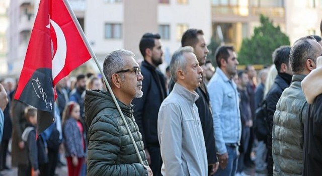 Buca’dan Ata’ya saygı duruşu