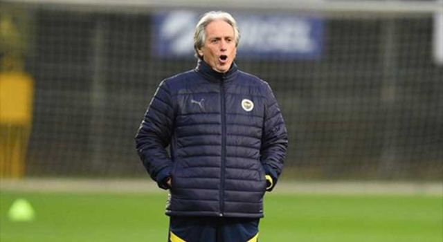 Fenerbahçe'den savunmaya dev transfer operasyonu! .