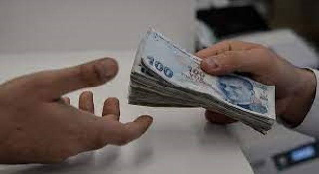 Emeklilerine zam farkının ödeneceği tarih beli oldu!