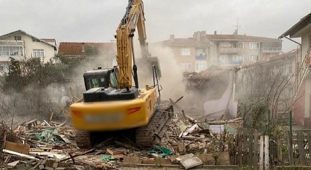 Gölcük'te Yıkılan Orta Hasarlı Ya Da Metruk Bina Sayısı 111 Oldu