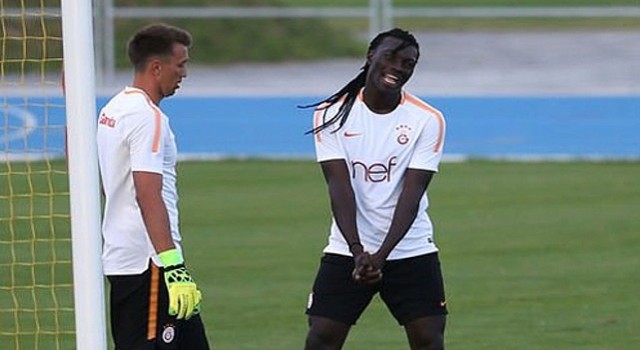 Muslera ve Gomis'en Örnek Kaptanlık: “Primler Herkes İçin Eşit Olmalı…"