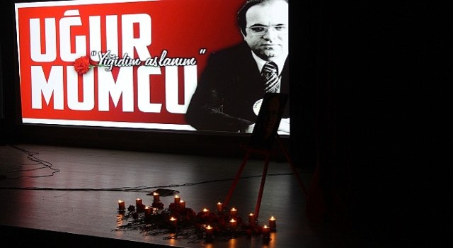 Uğur Mumcu AKM&'de Türkülerle Anıldı