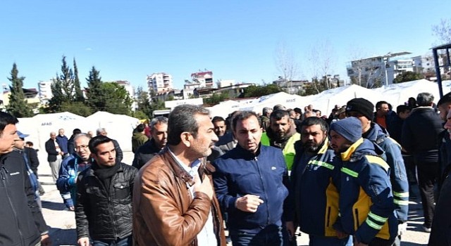Çukurova Belediye Başkanı Soner Çetin, tüm birimleriyle 24 saat görev başında olduklarını söyledi