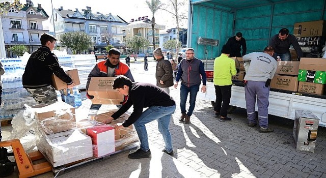 Kemer'in 11&#39;inci yardım tırı yola çıktı
