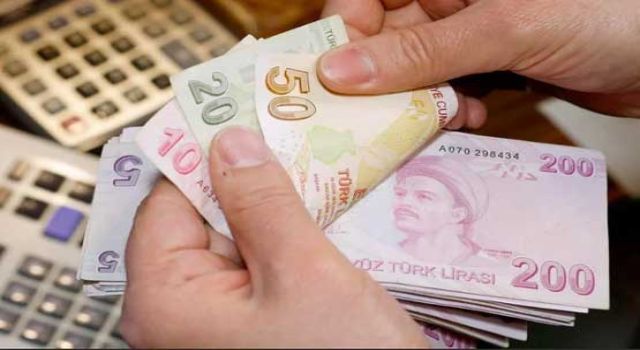 Memur ve emeklinin maaş zamları bir ayda buhar oldu!