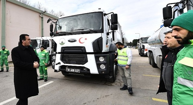 Osmangazi'nin deprem bölgesine yardım ve destekleri sürüyor