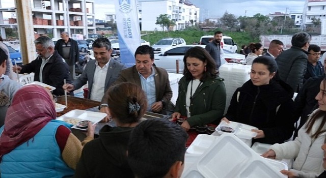 Başkan Aras, Karaovalılarla İftarda Buluştu