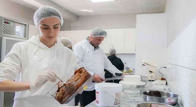 Çeşme'de Meslek Fabrikası hayata geçirildi