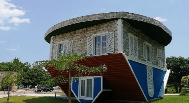 Kemer'deki ters evi 29 bin 694 kişi ziyaret etti