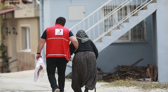 Kızılay'n Afet Bölgelerindeki Beslenme Hizmeti ve Yardımları Aralıksız Sürüyor