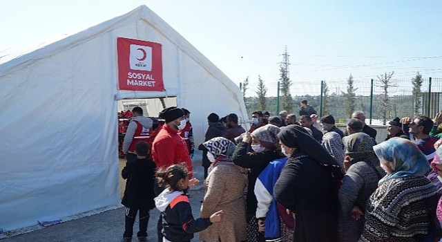 Kızılay'n Deprem Bölgesindeki Yardım Seferberliği 6 ilde 12 sosyal market hizmet veriyor