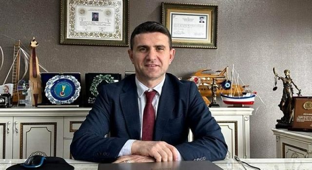 Ümit Peçe’ye ‘Ayarsız’ mesajı Ak Parti’den ihraç getirdi