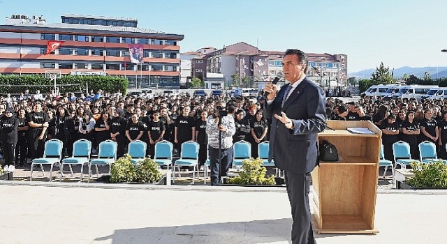 İlk ders zili Başkan Dündar'dan