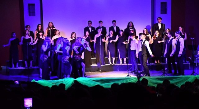 Manisa Büyükşehir Belediyesi Çok Sesli Korosu'ndan Muhteşem Konser