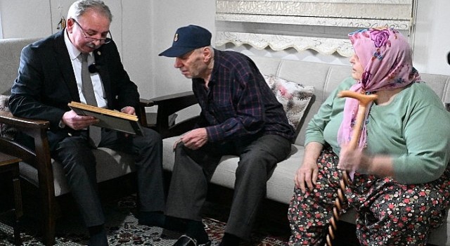 Salihli Belediyesi'nden Şehit Ailelerine Anlamlı Ziyaret
