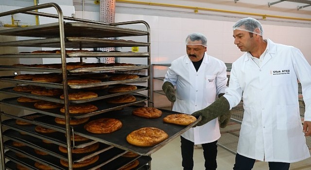 Antalya Büyükşehir Halk Ekmek Büfeleri'nde Ramazan pidesi 15 TL