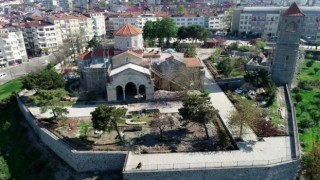 Ayasofya Camii çevresi betonlaşmıştı! karar verildi