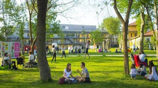 İstanbul Bilgi Üniversitesi Türkiye’nin en iyi vakıf üniversitesi seçildi