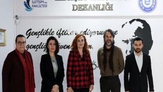 Cumhurbaşkanlığı Canlı Yayın Yönetmeni Özbay, genç iletişimcilerle buluştu