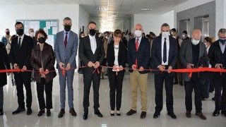 Prof. Dr. Kürşad Turgut Anma Sergisi, Yakın Doğu Üniversitesi Veteriner Hekimliği Fakültesi’nde açıldı
