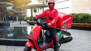 Yemeksepeti teslimatlarda kullanmaya başladığı elektrikli motosikletlerle sürdürülebilir bir dünya için çalışıyor