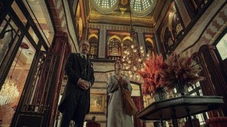 Saatler Gece Yarısını Vurduğunda Hiçbir Şey Eskisi Gibi Olmayacak. Pera Palas’ta Gece Yarısı 3 Mart’ta Netflix’te!