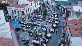 Ayvalık’da dev iftar sofrası