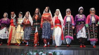 Dansın Renkleriyle Göz Doldurdular