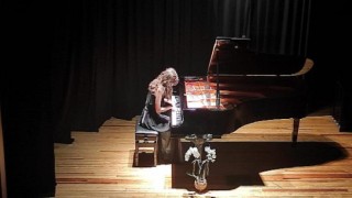 Fatma Ege Ergün İzmir’de ilk konserini Müziksev de verdi