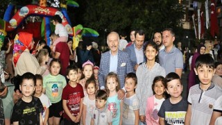 Bayrampaşalı çocuklar şenlikte doyasıya eğleniyor