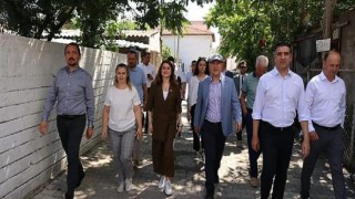 CHP’den Menderes’te esnaf çıkarması