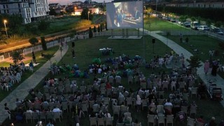 Kartepe’de Yazlık Sinemaya İlgi Artıyor