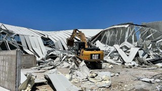 Nilüfer’de iki kaçak yapı daha yıkıldı