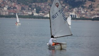 Yelken yarışlarında ödül heyecanı...Kocaeli