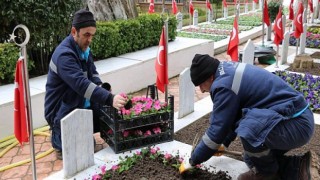 Mezarlıklar bayrama hazır...Kocaeli