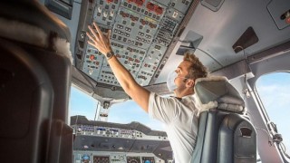 Emirates, kariyerlerini zirveye taşımak ve Dubai yaşam tarzının keyfini çıkarmak için yeni Yardımcı Pilotlar arıyor