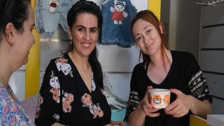 Hanımeli kadınları aşure dağıttı