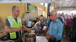 Milas Belediyesi Muharrem Ayı kapsamında aşure dağıtımı gerçekleştirdi