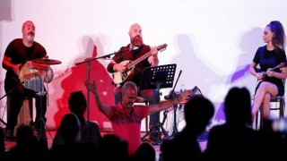 Sanathane, Evrim Ateşler konseriyle ‘Merhaba’ dedi