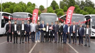Anadolu Isuzu Yetkili Satıcısı Enke Otomotiv’den Ofses Turizm’e 15 adet Novo Lüx midibüs teslimatı