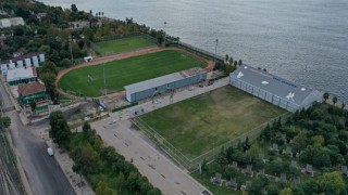 Körfez Alparslan Türkeş Spor Kompleksi’ne sentetik çim