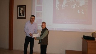 Öğr. Gör. Daşdemir, “Atatürk’e göre cumhuriyet erdemdir”