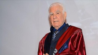 Prof. Dr. Gazi Yaşargil, Adına Anma Pulu Basılan İlk Türk Doktor Oldu