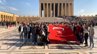 Egeli gençler Ata’nın huzurunda