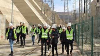 Geleceğin mühendisleri, Türkiye’nin ilk hibrit enerji santralini ziyaret etti